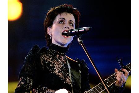 Kaum ein Tod gab so große Rätsel auf wie der von Cranberries-Frontfrau Dolores O'Riordan. Die Sängerin stirbt vollkommen übe...