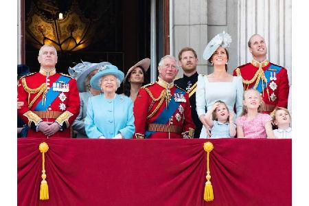 Die britischen und die schwedischen Royals lieferten sich in den vergangenen Jahren stets ein heißes Kopf-an-Kopf-Rennen um ...