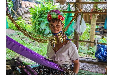 Ein langer Hals entspricht durchaus dem gängigen Schönheitsideal. Die Padaung-Frauen in Myanmar erweitern diese Vorstellung ...