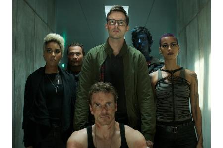 Im Kampf mit der zunehmend instabilen Kraft und ihren eigenen Dämonen gerät Jean außer Kontrolle, reißt die X-Men auseinande...