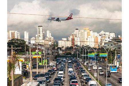 Platz ist auch ein gutes Stichwort in der brasilianischen Megacity Sao Paolo. Der Congonhas Flughafen liegt mitten in einem ...