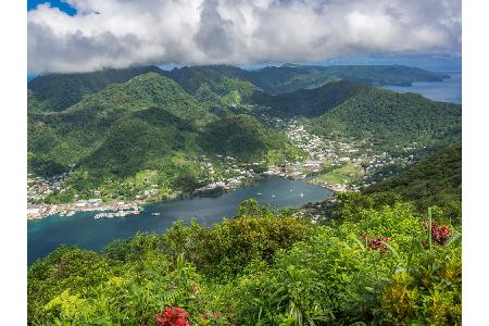 In Nachbarschaft zu den Cookinseln liegt Amerikanisch Samoa. Im 2. Weltkrieg hatte die Inselgruppe hohe strategische Bedeutu...