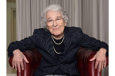 Nach einer kurzen Krankheit verstarb die Buchautorin Judith Kerr am 22. Mai im Alter von 95 Jahren. 1933 floh sie aus Deutsc...