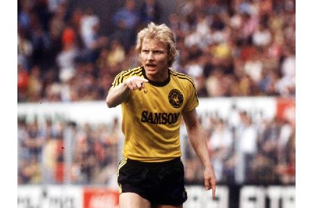 Auch der legendäre Fußballer Manni Burgsmüller ging in diesem Jahr von uns. Die Stürmer-Legende soll am 18. Mai im Alter von...