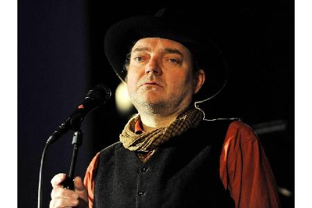 Schriftsteller, Sänger und Satiriker Wiglaf Droste sagte der Welt am 15. Mai Lebewohl. Er wurde 57 Jahre alt.