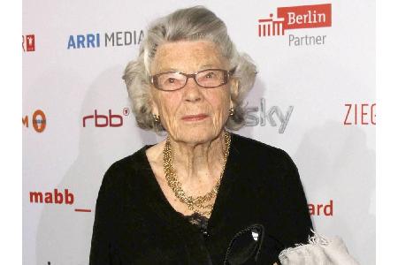 Die britische Bestseller-Autorin Rosamunde Pilcher verstarb am 3. Februar mit 94 Jahren nach einem Schlaganfall. Dank ihrer ...