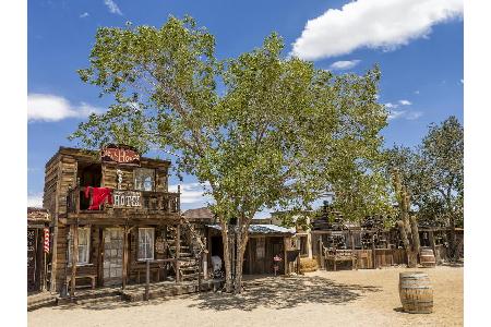 Echtes John-Wayne-Feeling bekommt man in Pioneertown. 1946 gegründet, diente es Schauspielern, die hier Western drehten, als...