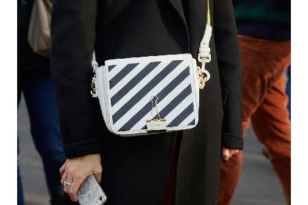 Die Hamburger Damen machen es den Herren aus Brandenburg nach und kaufen am liebsten Off-White - und Schuhe. Männer aus Hamb...