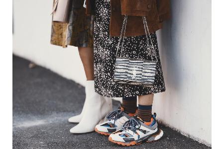 In Sachsen stehen bei den Damen Yeezy und Stiefel ganz oben an der Modesuchmaschinen-Spitze. Bei den Männern sind es Stone I...