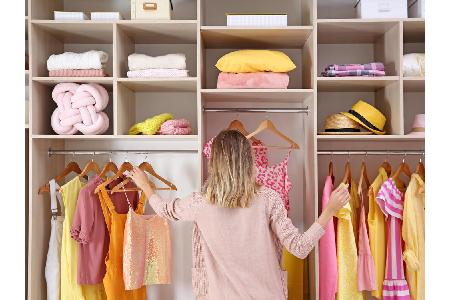 Frühling bedeutet gleich mal zweierlei: Erstens wird der Kleiderschrank wieder bunter und zweitens hat Frau nun wieder mehr ...