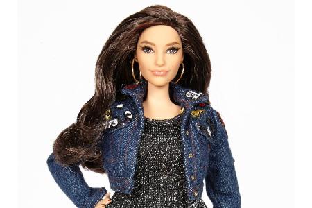 Auch mit ein wenig mehr weiblichen Rundungen weiß die Barbie zu begeistern. Schade, dass Grahams Gesicht nicht wirklich getr...