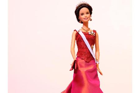 Victoria von Schweden sieht als Barbie aus wie auf einem offiziellen Pressefoto.