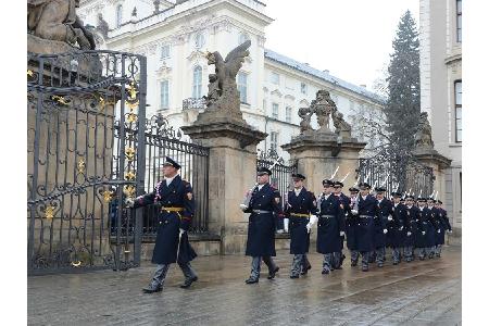 Die Prager Burg war im Laufe der Geschichte Sitz böhmischer Könige und zweimal Sitz der Kaiser des Heiligen römischen Reichs...