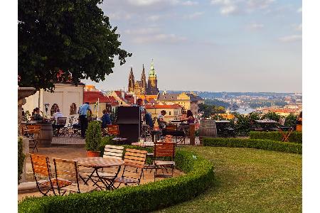 Für den großen Hunger gibt es den Biergarten des 