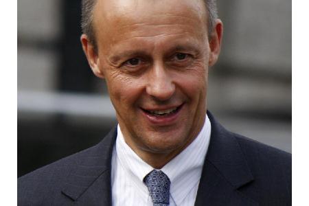 Der deutsche CDU-Politiker Friedrich Merz rief auf Twitter zu einer Spendenaktion auf: 