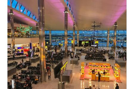 London-Heathrow lässt jedes Shopping-Herz höher schlagen. Er bietet den Wartenden allerhand Abwechslung. Platz sieben dafür!