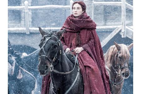 Die undurchsichtige Melisandre (Carice van Houten) verführt nicht nur einen Mann in 