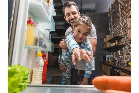 Der Vorteil am Kühlschrank ist, dass eventuell im Osternest enthaltene Lebensmittel auch nach längerer Zeit noch frisch blei...