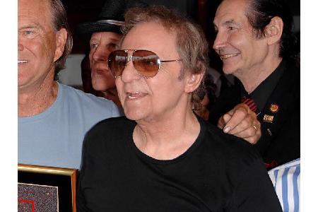 Drummer-Legende Hal Blaine saß bei Hits von Elvis Presley, Frank Sinatra und den Beach Boys am Schlagzeug. In diesem Jahr gi...