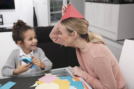 Papierhüte basteln Basteln mit der Familie Corona-Alltag