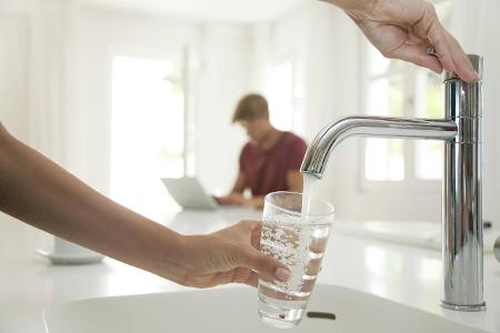 Mineralwasser gesünder_PhotoAlto.jpg