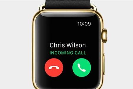 Apple Watch zeigt auf dem iPhone eingehende Anrufe an.