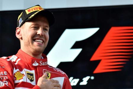 Nicht alt genug für Bier: Vettel macht sich über Verstappen lustig Nicht alt genug für Bier: Vettel macht sich über Verstappen lustig
