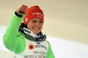Skispringen: Erster Teamwettbewerb für Frauen in Hinterzarten