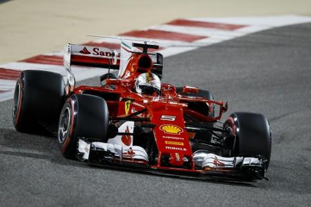 Formel 1: Vettel überholt Hamilton beim Start Formel 1: Vettel überholt Hamilton beim Start