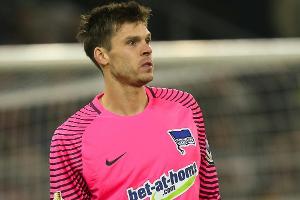 Hertha verlängert mit Ersatz-Torwart Kraft