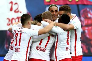 Leipzig macht in Unterzahl Sieg perfekt