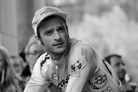 Über 5000 Menschen verabschieden sich von Scarponi Über 5000 Menschen verabschieden sich von Scarponi