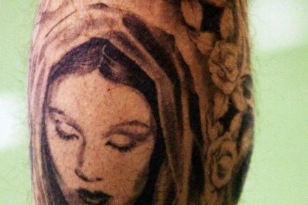 Auch wenn sie nicht mehr zusammen sind, ziert bis heute ein Tattoo von van Almsick die linke Wade des ehemaligen Handball-Na...