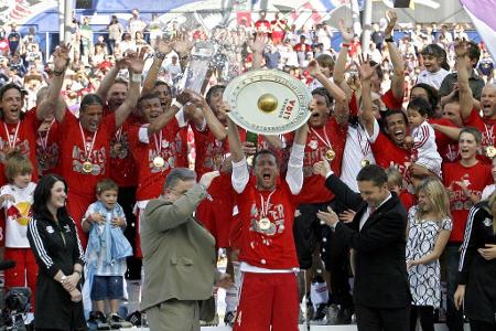 Nach 1994, 1995 und 1997 wandert der Meistertitel zum vierten Mal ins Salzburgerland. Nur zwei Jahre nach der Übernahme durc... Nach 1994, 1995 und 1997 wandert der Meistertitel zum vierten Mal ins Salzburgerland. Nur zwei Jahre nach der Übernahme durc...