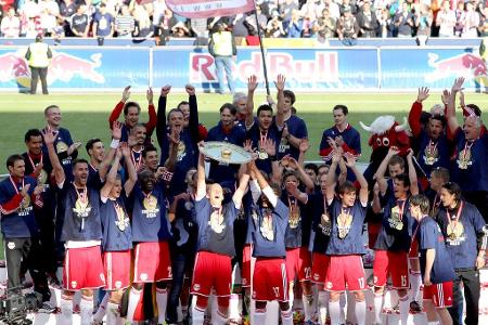 2011 wanderte der Teller nach Graz zum SK Sturm, 2012 wurde wieder in Salzburg gefeiert. Wieder werden die Bullen von einem ...