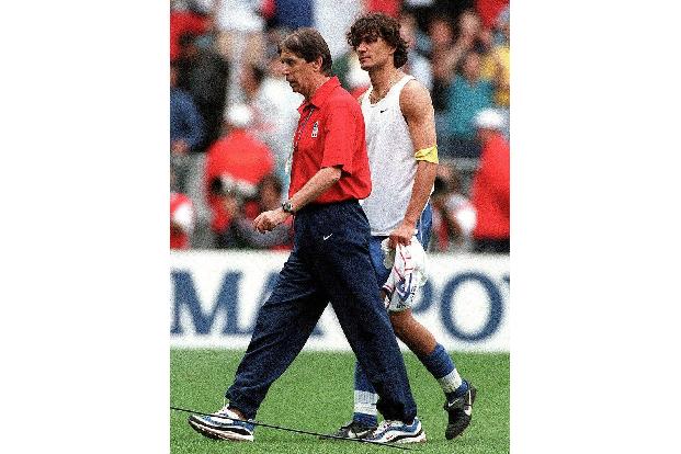 Cesare und Paolo: zwei Milan-Legenden! Von 1996 bis 1998 wurde Paolo von seinem Vater in Italiens Nationalmannschaft trainie...