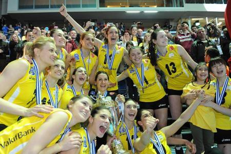 Die Volleyball-Spielzeit 2012/13 steht ganz im Zeichen des türkischen Vakıfbank Sports Club. Das Damenteam gewinnt die heimi...