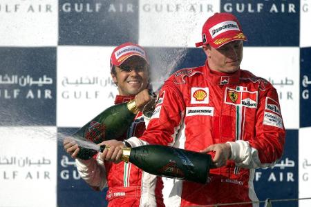 Verzichten müssen die Fahrer in Bahrain auf die traditionelle Champagner-Dusche. Weil das Trinken von Alkohol im Wüstenstaat...