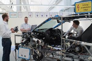 Volkswagen qualifiziert eMobility-Ingenieure