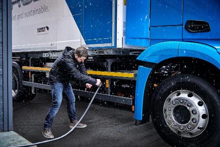 Internationale Erforschung von E-Fernlastverkehr Internationale Erforschung von E-Fernlastverkehr