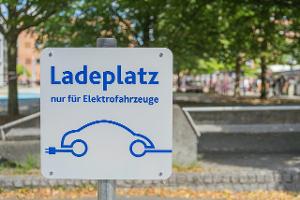 Studie: gewerbliche Ladeinfrastruktur bis 2040