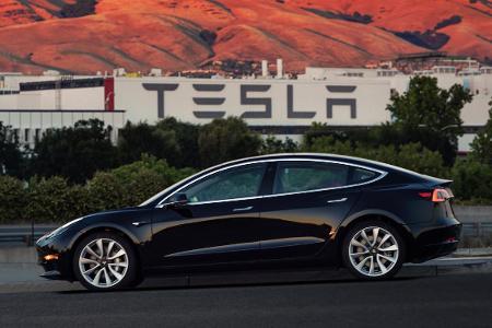 Tesla produziert Model 3 bald rund um die Uhr