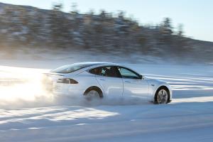 Tesla Model S Rückruf wegen Rostrisiko