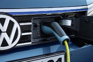 Schweiz: Verband fordert 10 Prozent E-Autos