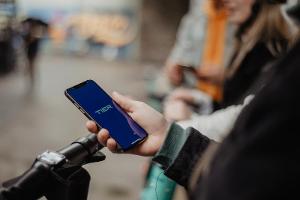 Tier Mobility kooperiert mit Axa