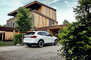 BMW und NewMotion: Kooperation für Ladelösungen