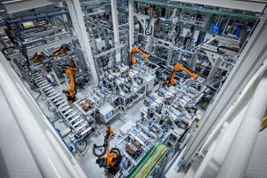 DB Schenker bietet Batterie-Transportlogistik an