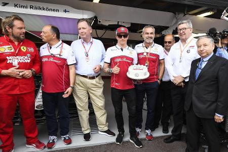 So herzhaft lacht Mercedes über und mit Lewis Hamilton!