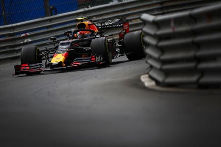 So herzhaft lacht Mercedes über und mit Lewis Hamilton!