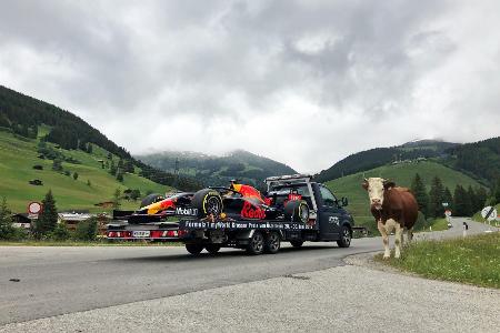 Spektakulärer PR-Stunt: Red Bull RB15 auf dem Wiener Riesenrad